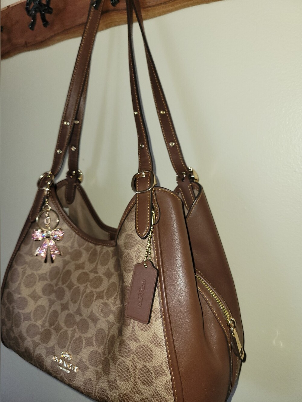 Coach Erin Shoulder Bag in Signature Canvas - Picture 2 of 5